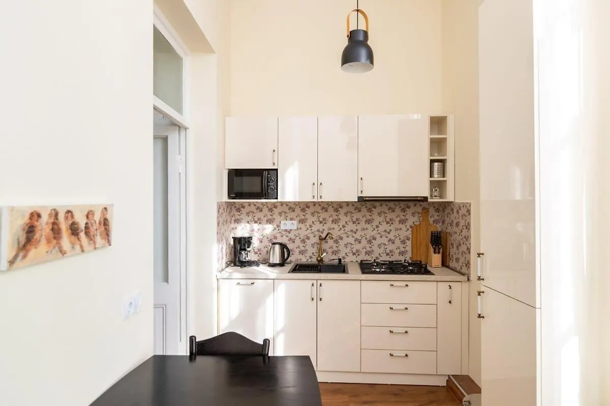 Precious 2 Bedroom Apt In The Heart Of ティビリシ グルジア
